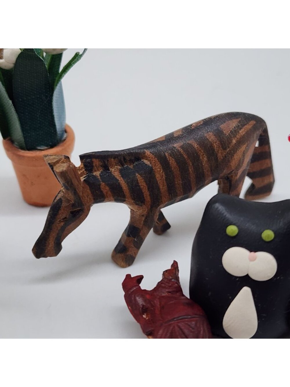 Miniature Handmade Animal Figurine Lot Cat Bear Dog Pig Glass Wood Resin - Picture 6 of 8